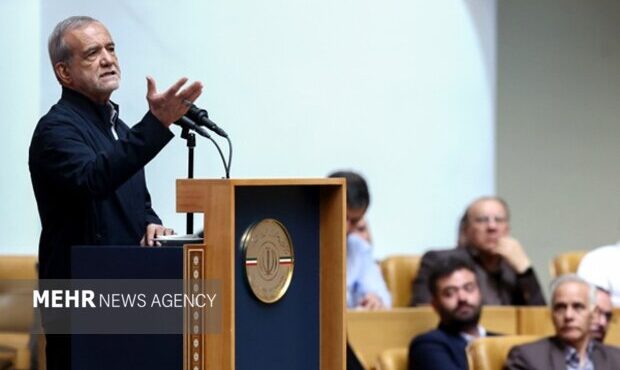 با تدبیر می‌ایستیم و با همدلی ایران را جلو می‌بریم