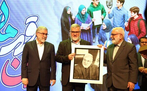 برگزاری اختتامیه نخستین المپیاد ملی تئاتر «ایران قهرمان»