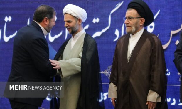 آیین تکریم و معارفه رئیس کل دادگستری لرستان