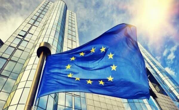 اروپا به دنبال وضع محدودیت‌های بیشتر بر تیک تاک، اینستاگرام و فیس بوک