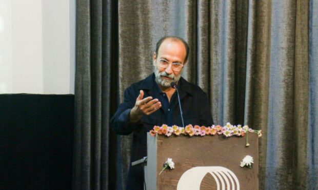 اکران «داستانهای موازی» در ایران امکانپذیر نیست اکران «داستانهای موازی» در ایران امکانپذیر نیست