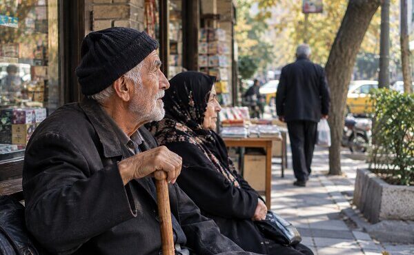 ایران در آستانه سالمندی شتابان؛ ۳۱ درصد جمعیت تا ۱۴۳۰ سالمند می‌شوند