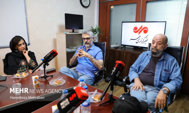 باوجود فروش ۱۰۰ درصدی باز متضرر هستیم؛ سبقت سیگار از قیمت بلیت تئاتر!