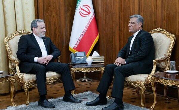 دیدار سفیر جدید ایران در کره جنوبی با وزیر امور خارجه