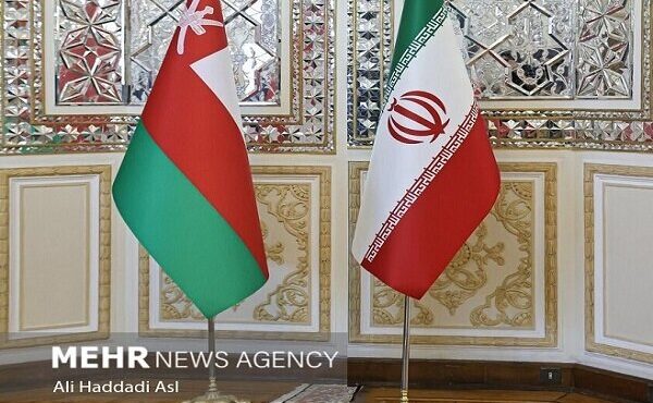 رایزنی ایران و عمان درباره تنگه هرمز