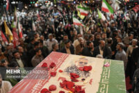 مراسم وداع با پیکر شهید «حسین ظریفی» در تجمع شبانه مشهد