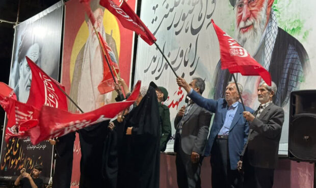 ۲۰۰ شب میدانداری چنارانیها زیر پرچم ایران اسلامی ۲۰۰ شب میدانداری چنارانیها زیر پرچم ایران اسلامی