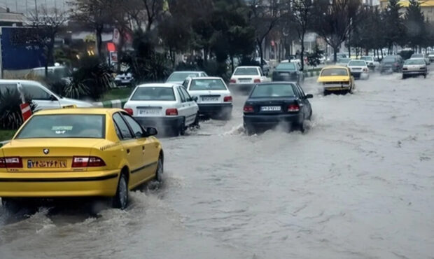 آبگرفتگی معابر کرج در پی بارش شدید باران آبگرفتگی معابر کرج در پی بارش شدید باران