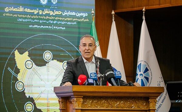 تداوم ورود ریلی کالا از چین؛ تردد مسافران در مرز ایران و پاکستان تداوم ورود ریلی کالا از چین؛ تردد مسافران در مرز ایران و پاکستان