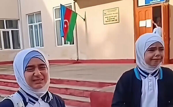 حجاب در حصر مدعیان آزادی آذربایجان؛ حامیان حقوق زنان کجایند؟ حجاب در حصر مدعیان آزادی آذربایجان؛ حامیان حقوق زنان کجایند؟