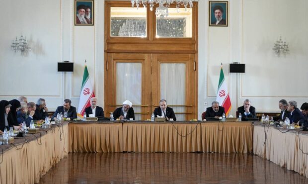 دیدار مجمع نمایندگان استان تهران با وزیر امور خارجه