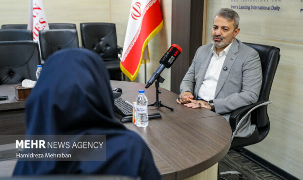 مشارکت مردم در بازسازی خانههای آسیبدیده جنگ نقش مؤثری داشت مشارکت مردم در بازسازی خانههای آسیبدیده جنگ نقش مؤثری داشت