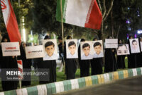 گرامیداشت شهدای مدرسه میناب در روز جهانی کودک در مشهد